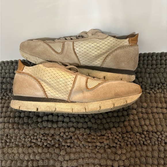 OTBT Women’s Snowbird Leather Sneakers - Picture 3 of 5